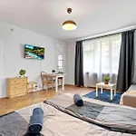 Cosy Studio 10 Min Center