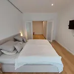 Peaceful Modern Residance Near City Center