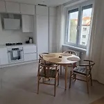Peaceful Modern Residance Near City Center