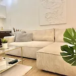 Urban Jungle Apartment Old Town Air Conditioned