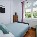 Central Urban Studio - Style Meets Comfort