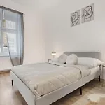 City Center Suite - Modern & Stylish