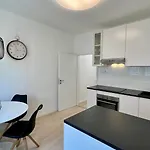 Priestranny Apartman Blizko Centra