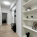 Priestranny Apartman Blizko Centra