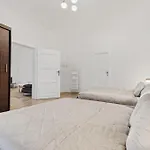 City Center Suite - Modern & Stylish