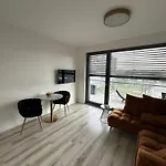 Ein Park Apartment With Free Parking