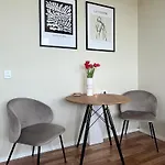 Air-Conditioned Studio, Close To City Centre & Tram Stop