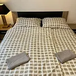 Amazing Large 2,5Rooms With Terrace And Parking!
