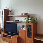 Cozy Apartment Btw Centre And Airport - Private Host - No Invoice