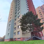 Elegant Escape Apartment III - Free Parking, Easy Access To City Center