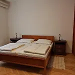 Byt - Apartman - Robotnicka