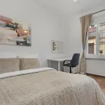 Grand Elegant Apartment