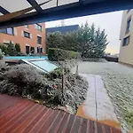 Melrose Apartments