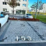 Apartman S Klimatizaciou A Balkonom Pri Letisku Bts