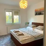 Apartment Rosnicka, Perfect Location With 24H Checkin, Balcony, Ac & Free Parking