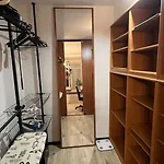 Lake Apartment, 2X Free Garage, 10 Mins To Centre