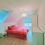 Modern & Cozy House With 3 Bed Rooms And Garden