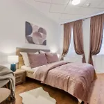 Luxe Living At Old Town Center