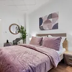 Luxe Living At Old Town Center