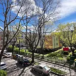 Sunny Apartment Near City Centre