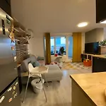 New, Free Parking, Big Balcony Premiere Apartment
