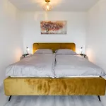 Cozy Apartment Near City Centrum And Bratislava Airport