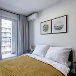 Star Stylish Flat In A Modern Neighborhood