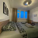 Old Town Apartment Black