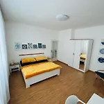 Studio Apartment Bluebell