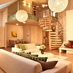 Roset Hotel & Residence
