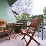 Sunny Apartment Near City Centre