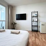 Air-Conditioned Studio, Close To City Centre & Tram Stop