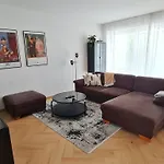 Beautiful New Apt In Old Town Near Train Station - Free Parking