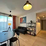 Zwirn1, Uplne Nove, Parkovanie, Klimatizacia,
