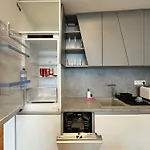 Sky1 Modern Aptm With Rooftop View 30 Floor