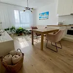 Lucao Apartment, 1-4 Guests, Free Parking & Wifi, 10 Min From Downtown