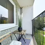 Riverside Center, 3 Bedroom Garage