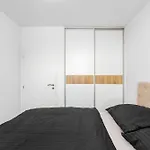 Leo Apartment - Ac & Free Parking