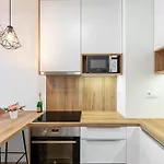 Leo Apartment - Ac & Free Parking
