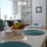 Apartment In Panorama City