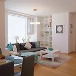 Apartment In Panorama City