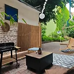 Vintage Room With Garden View