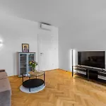 Urban Oasis Apartment Near Park And City Center
