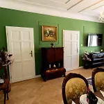 New, Stylish And Spacious Apartment