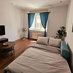 Old Town Promenade Apartment I 2 Rooms I 55M I Balcony