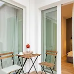 Winter Haven Modern Retreat In Central Bratislava