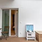 Winter Haven Modern Retreat In Central Bratislava