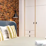 Winter Haven Modern Retreat In Central Bratislava