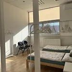 Spacious Bungalow With Parking