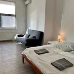 Spacious Bungalow With Parking